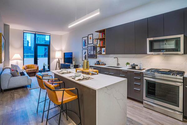 1210 N State Parkway - Living Space