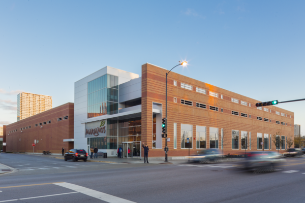 Grocery Retail Construction Chicago - Mariano's Fresh Market exterior entrance with sign