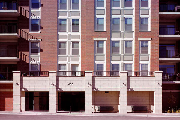 Retail Construction Services Chicago - Metropolitan Square exterior entrance and condo facade