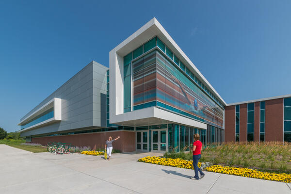 College campus construction - Morraine Valley Community College exterior entrance