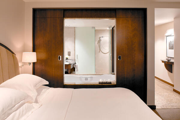 Hotel Construction Services - Park Hyatt Chicago king guest room