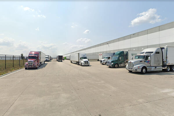 Industrial Construction Company - Pinnacle III Geodis exterior trucks and docks