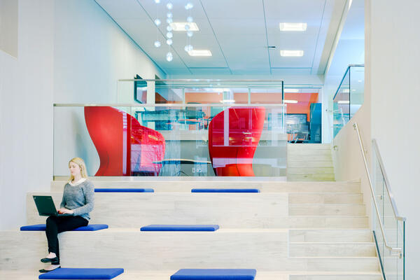 Corporate Office Construction Chicago - Plante Moran stairway seating