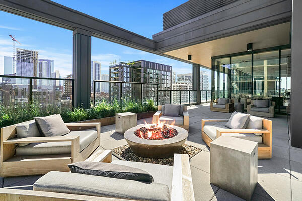 Power Construction Superior House Multifamily Residences Condominiums Residential River North Chicago Amenity Deck Fire Pit