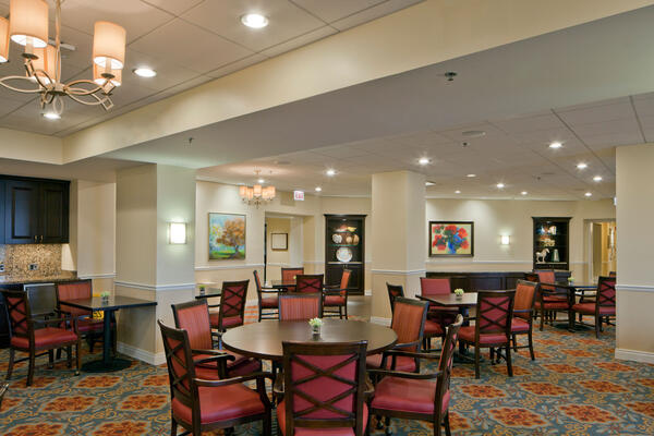 Senior Living Construction - Presbyterian Homes Lake Forest dining room