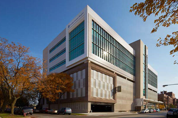 Healthcare Construction Services - Foster Medical Pavilion exterior parking entrance