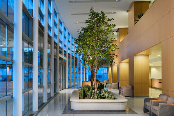 Chicago Hospital Construction Company - Northshore Skokie lobby atrium seating