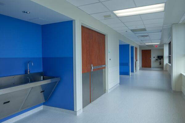 Hospital Construction - Amita St. Alexius Orthopedic Center hallway