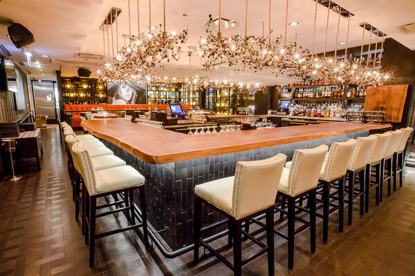 Chicago Fine Dining Construction Company - Steak 48 bar area