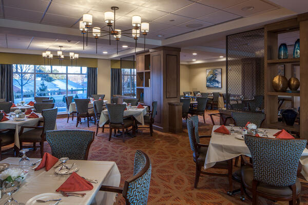 Chicago Senior Living Construction - Moorings Arlington Heights dining room