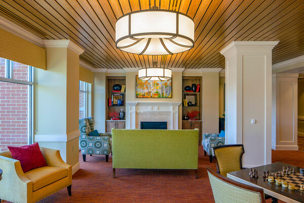 Chicago Senior Living Construction - Moorings Arlington Heights living room lounge area