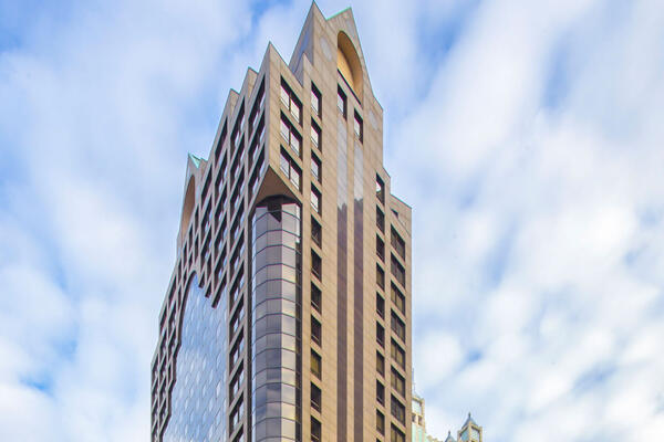 Luxury Hotel Construction | Thomspon Hotel Chicago exterior facade
