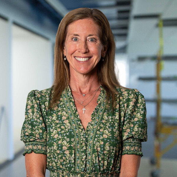 Julie Allman Headshot
